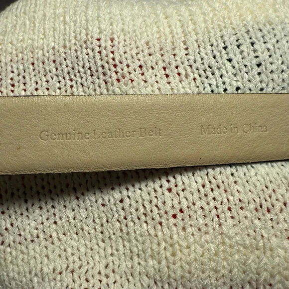 Ellen Tracy Genuine Leather Black Belt w/ Gold Buckle – Size L (ET433) - Picture 4 of 6